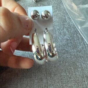 2pcs silver earrings